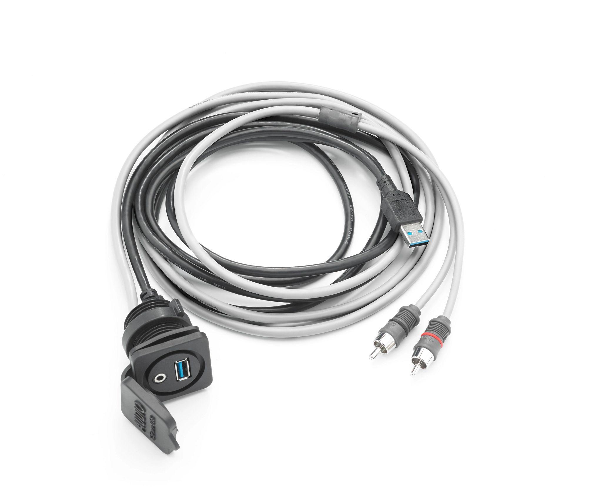 CLARION USB Port & 3.5mm Mini Audio Jack for Panel-Mounting – USB 2.0 & 3.0 | 92794