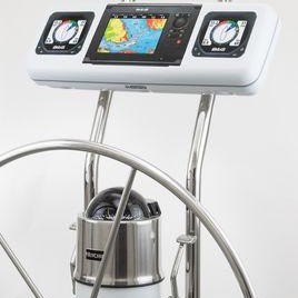 NAVPOD SystemPod Pre-Cut for Simrad NSS7 evoÂ²/B&G ZeusÂ² 7 in the center *AND* 2 additional instruments (Simrad IS42 / AP44 / B&G Triton2 square holes; one on each side) for 9.5